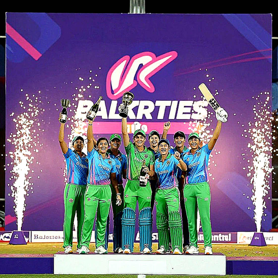 শেষ ওভারের কোলাহল, আর দ্বিতীয় ওভারের নীরবতা