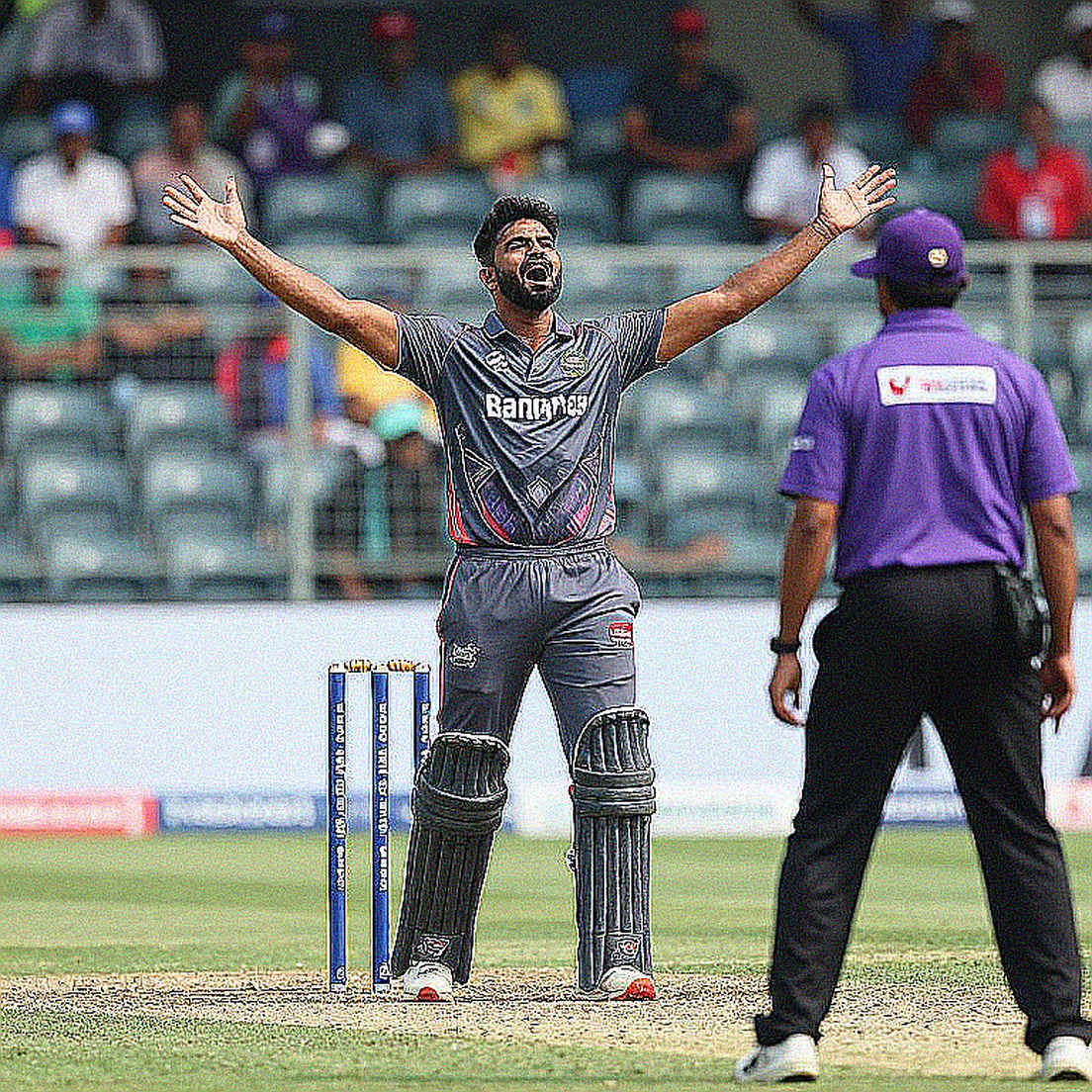 স্মিথের ১১ হাজার রান: যে মাইলফলক অস্ট্রেলিয়ার ব্যাটিং-সংকট ঢেকে রাখে